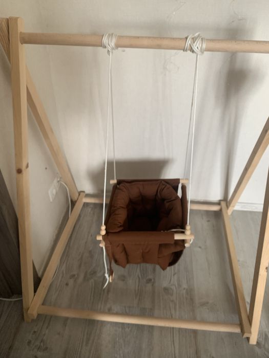 Дитяча гойдалка