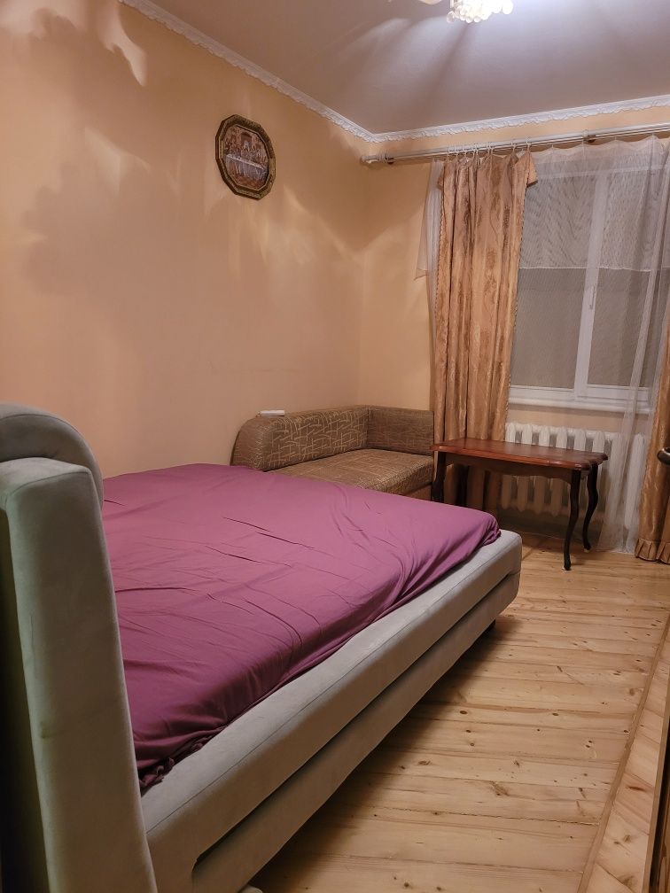 Оренда 2 км.кв.вул.Хоткевича(Вокзал),кімнати окремі.Можна 1 - 3 міс.