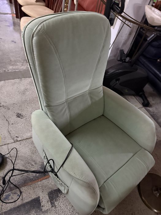 Fotel z funkcją relaksu z materiału hydrofobowego – DOWÓZ DO DOMU