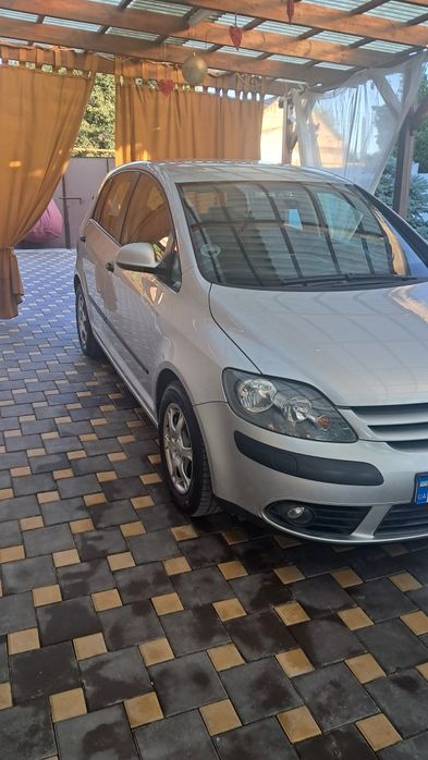 Фольксваген Гольф плюс 1.6 FSI