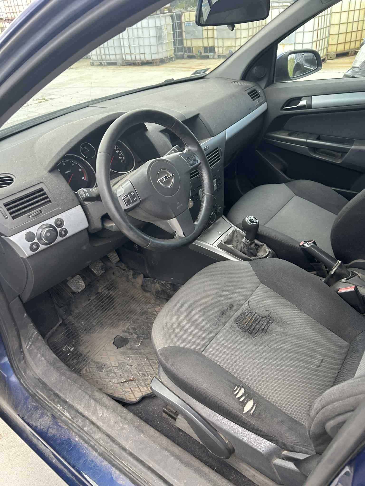 2001 Opel Astra H 1.3 1.9  CDTi Z20Z HB Kombi Z21B / Na części