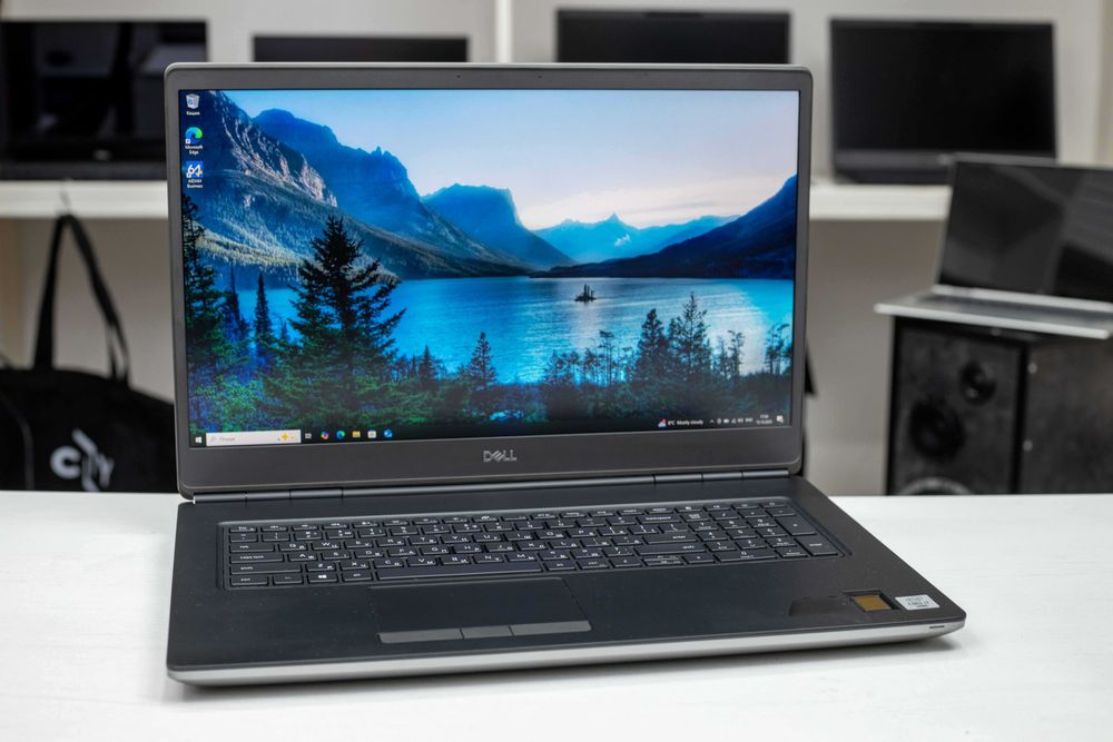 Dell Precision 7750 i7-10850H 32RAM 512SSD RTX 3000 FHD IPS 17,3”