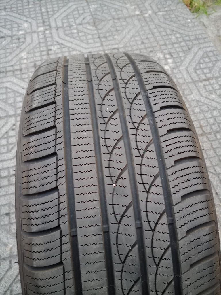 4 Pneus 225/55/16  Excelentes