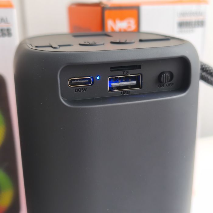 Портативна колонка зі світломузикою