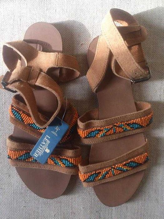 Шкіряні сандалії босоніжки zara, нові