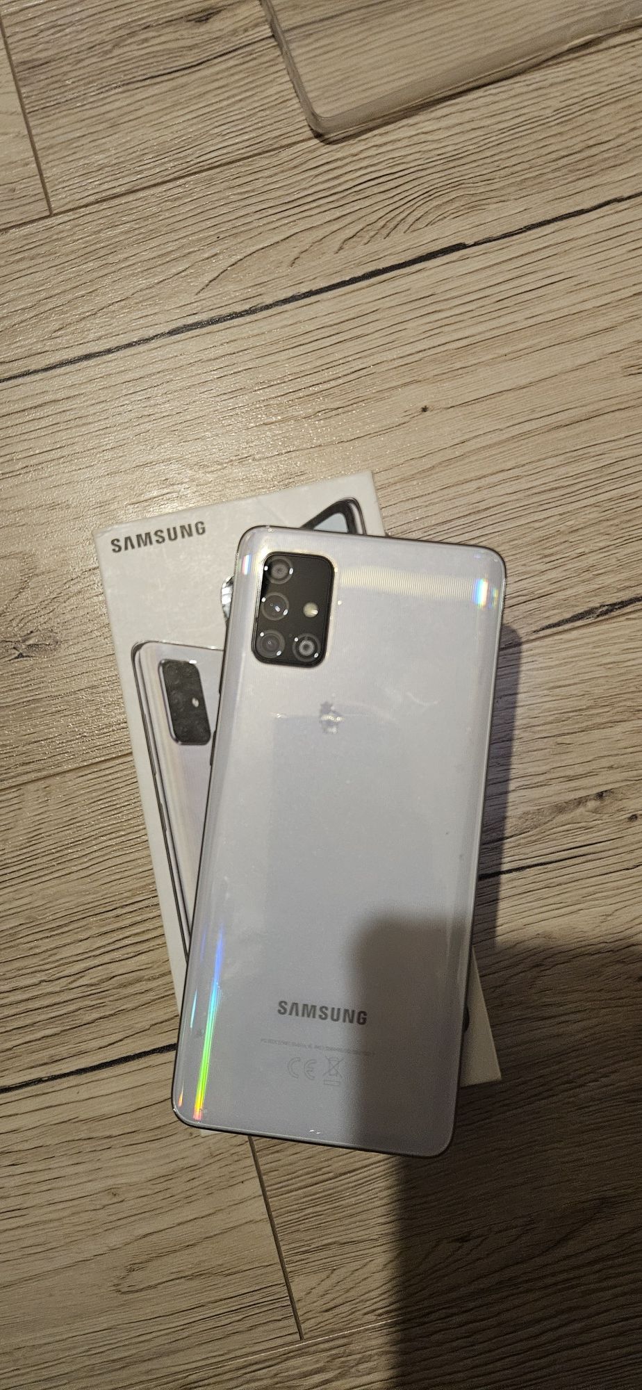 Samsung A71 w bardzo dobrym stanie.