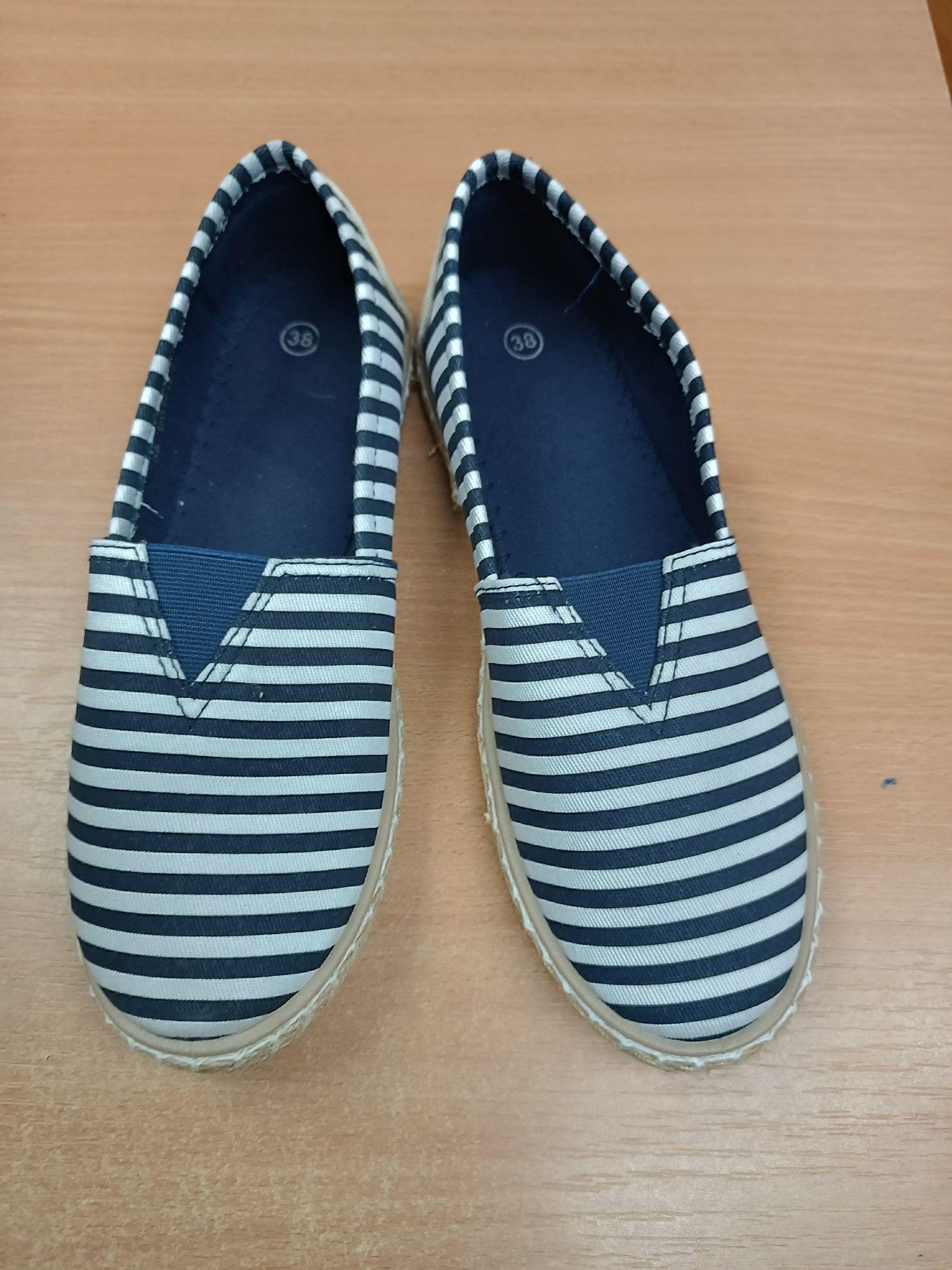 Espadryle wygodne lekkie nowe 38