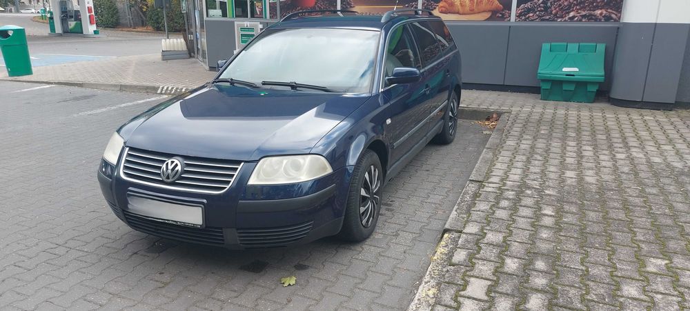 VW Passat 2.0 benzyna + LPG. 2002r  323 tyś. przebiegu. Stan dobry .