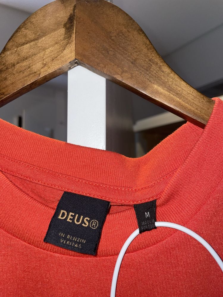 T-shirt Deus Ex Machina - negociável
