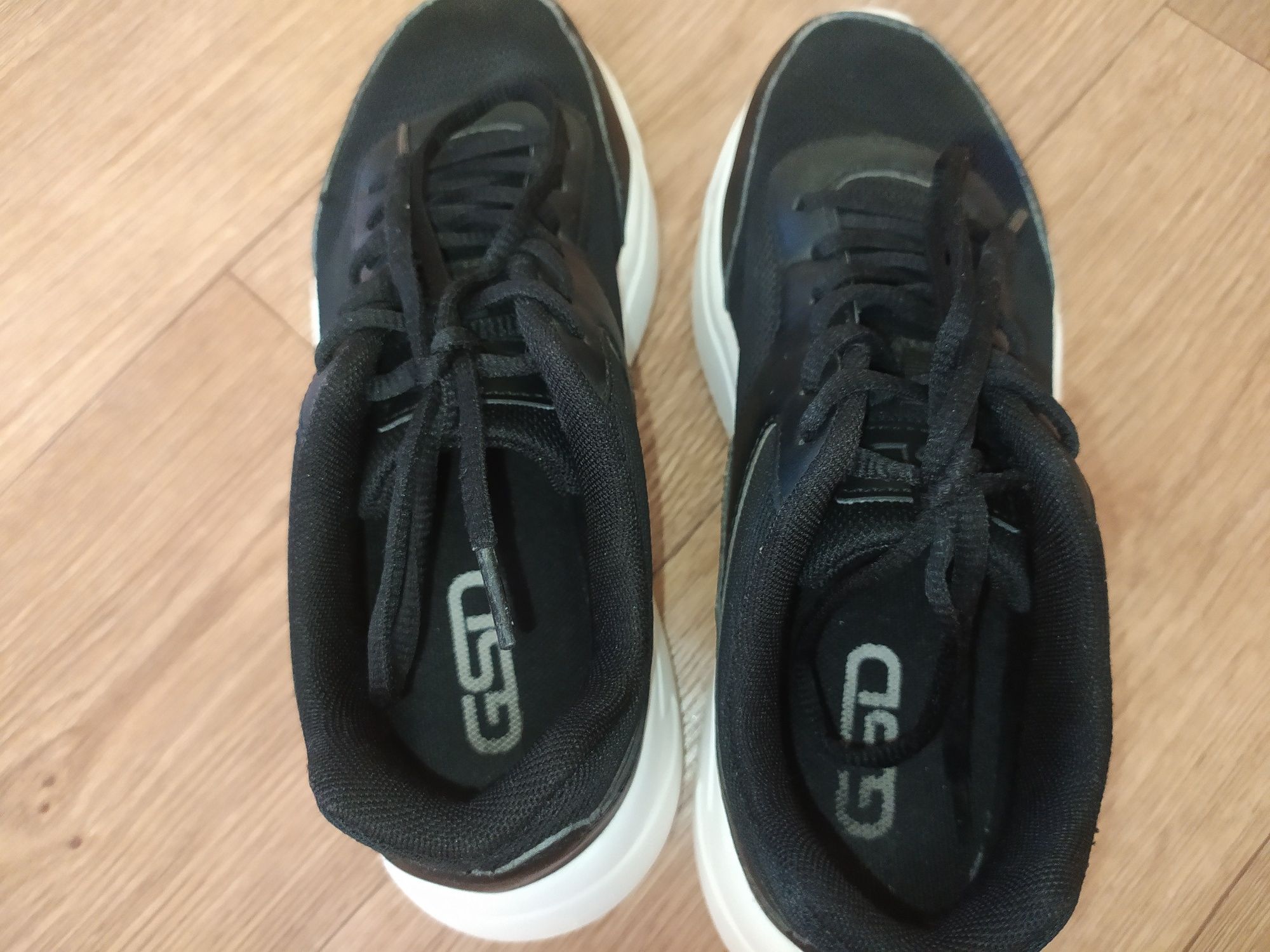 Продам кросовки GSD