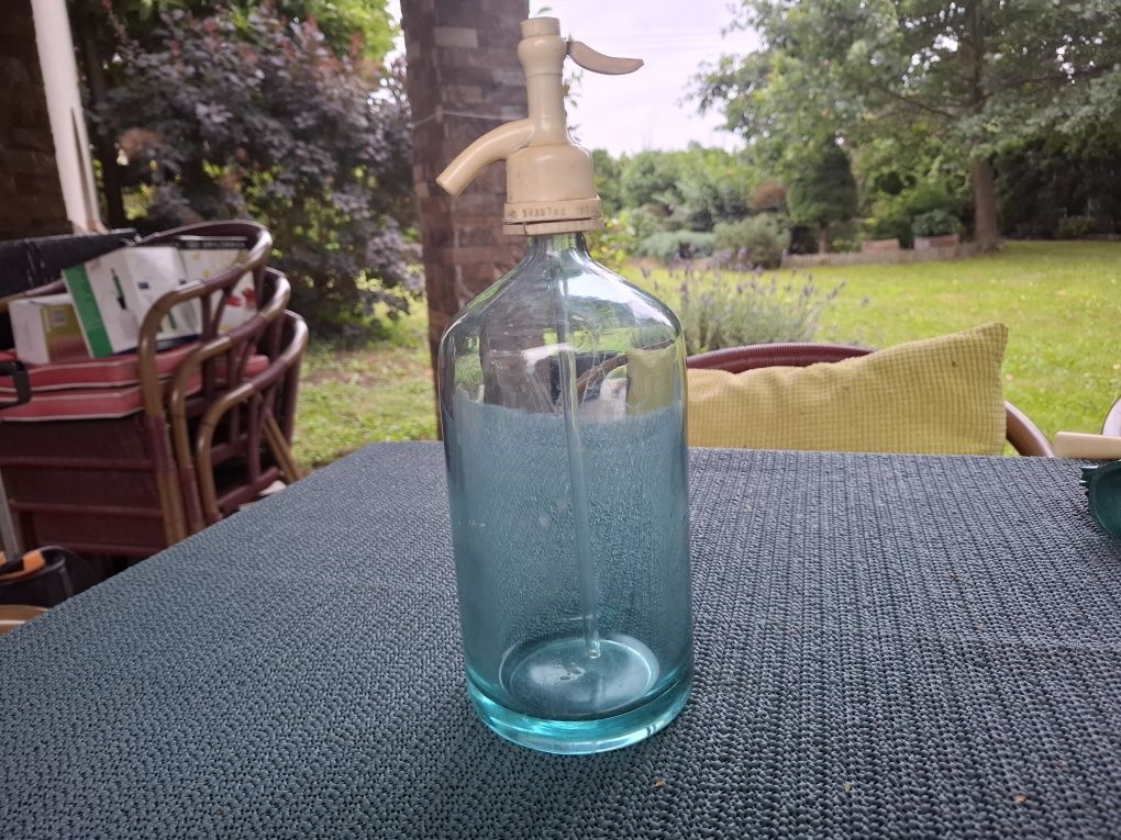 Stary szklany syfon, saturator, PRL