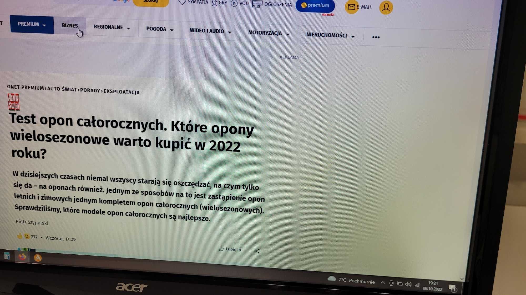 Monitor  Acer  24 cale matryca błyszcząca , plama na obrazie