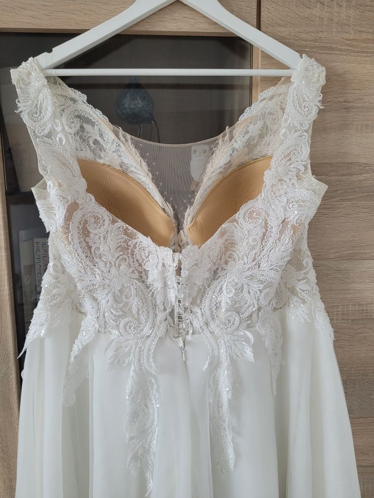 Suknia ślubna gorsetowa plus size