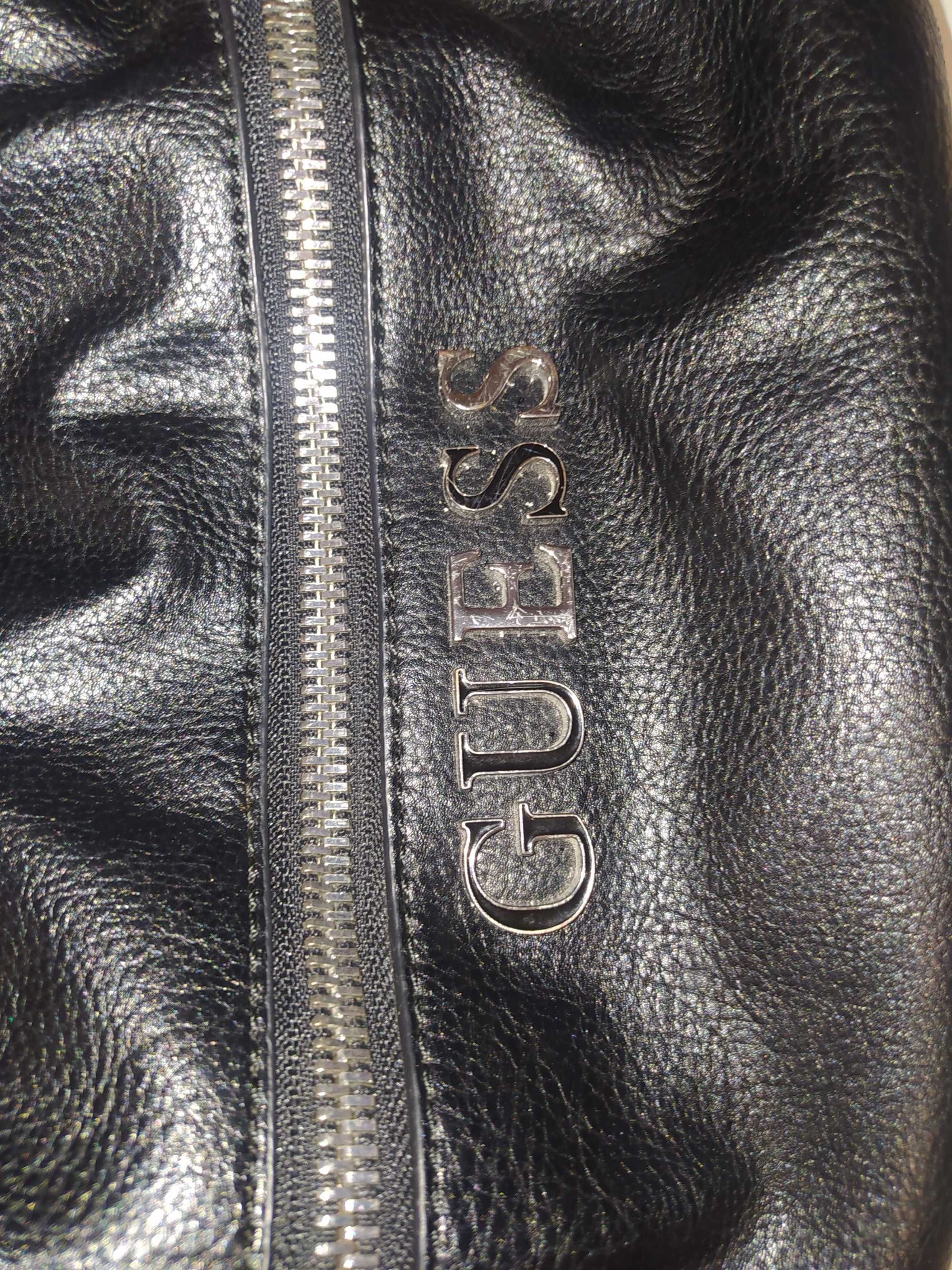 Продам рюкзак GUESS кожаный