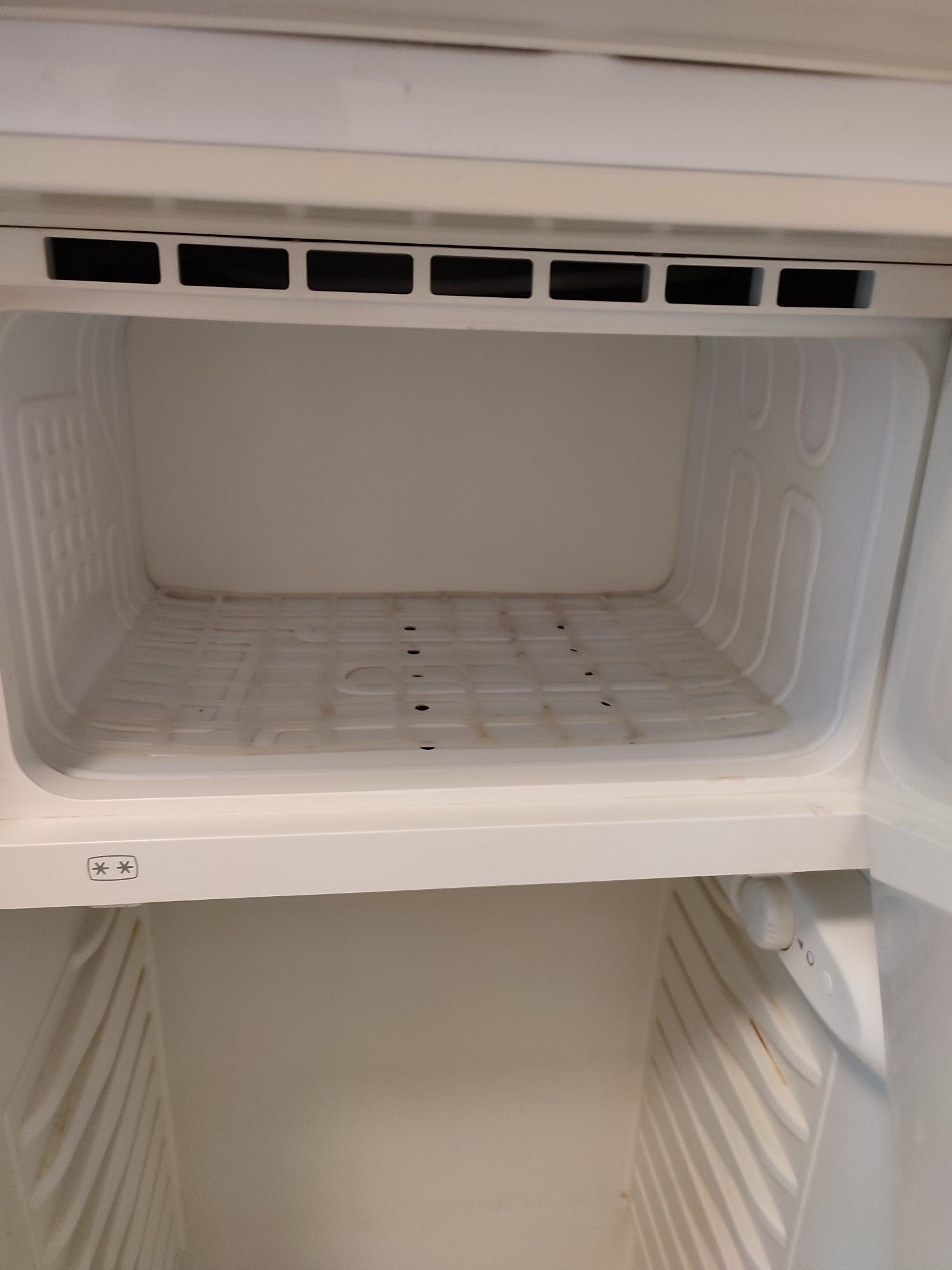 Мініхолодильники/ маленький холодильник / морозильна камера