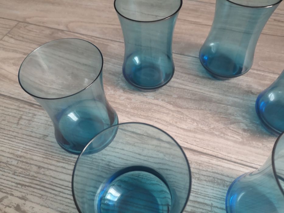 Szklanki turkusowe 6 sztuk.