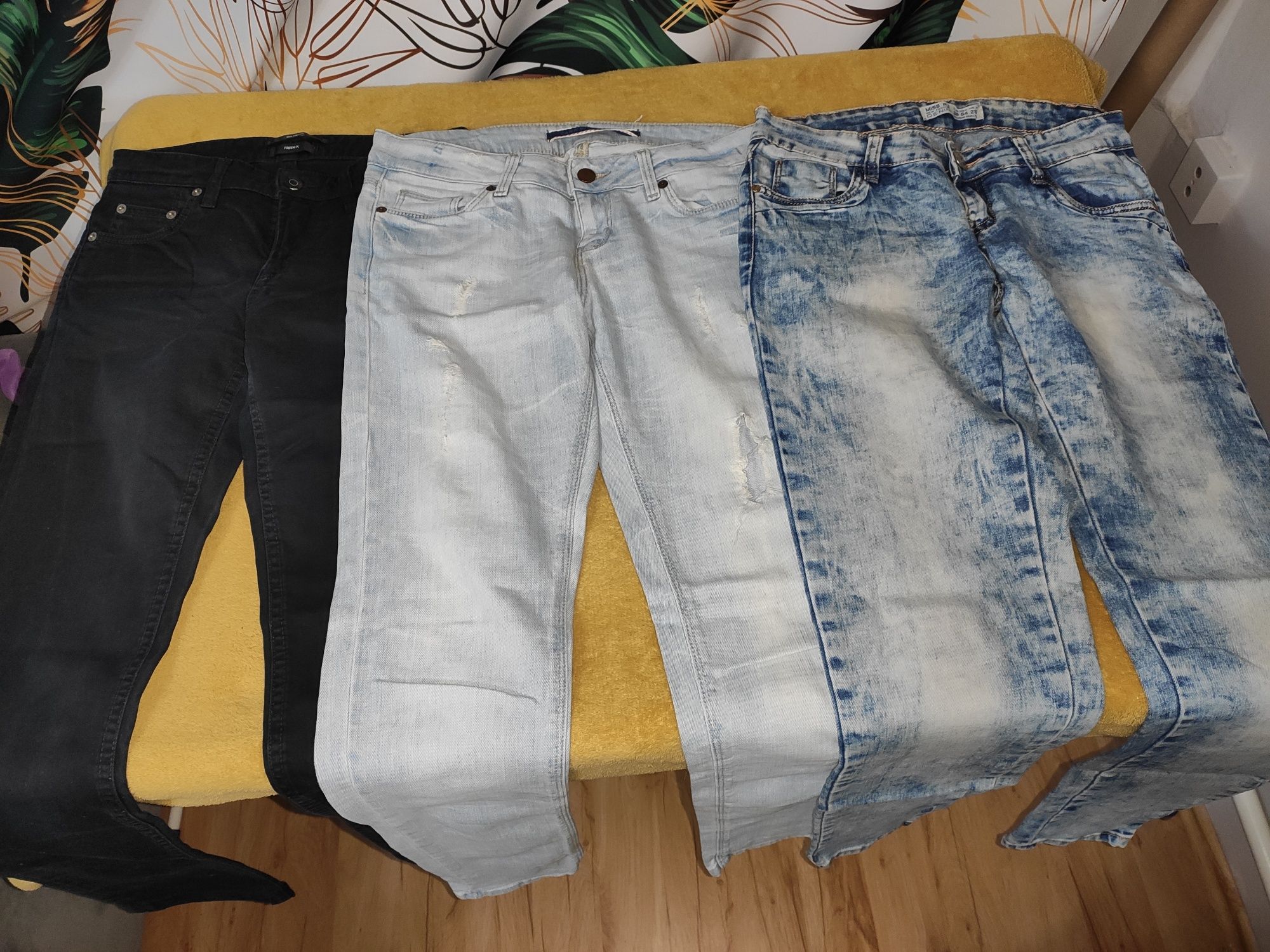 Paczka ubrań damskich 36/38 jeansy, bluzki