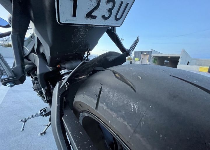 Yamaha R1 2021 року