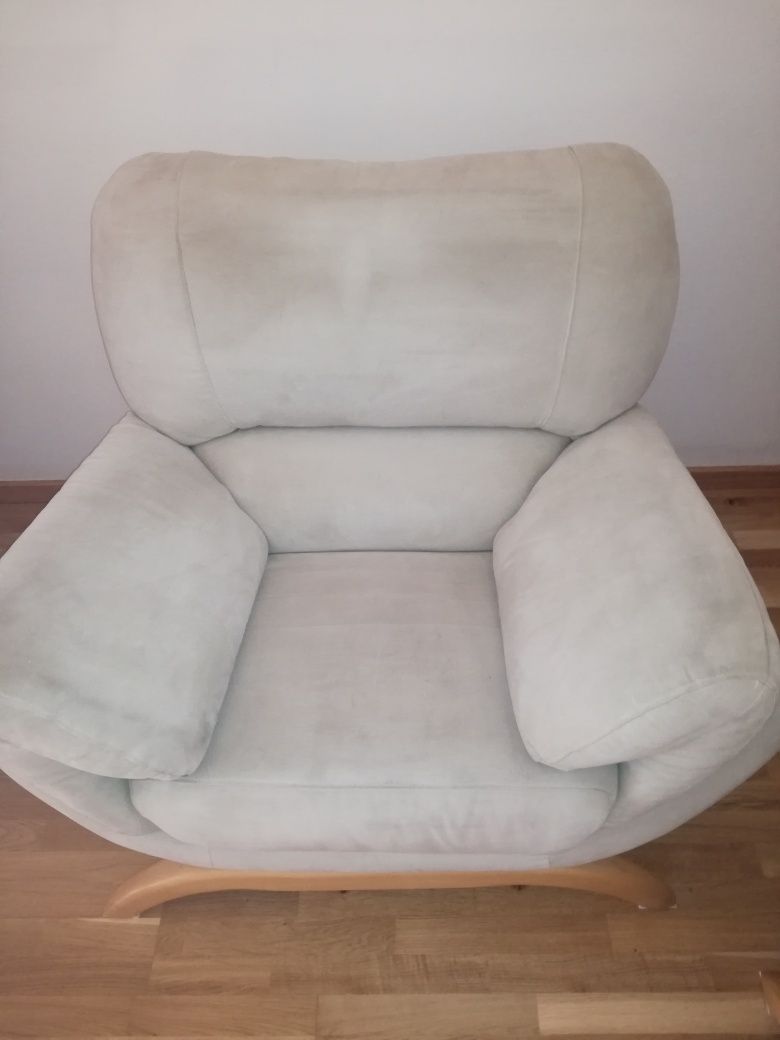 Komplet - sofa dwuosobowa + fotel w kolorze beżowo- oliwkowym