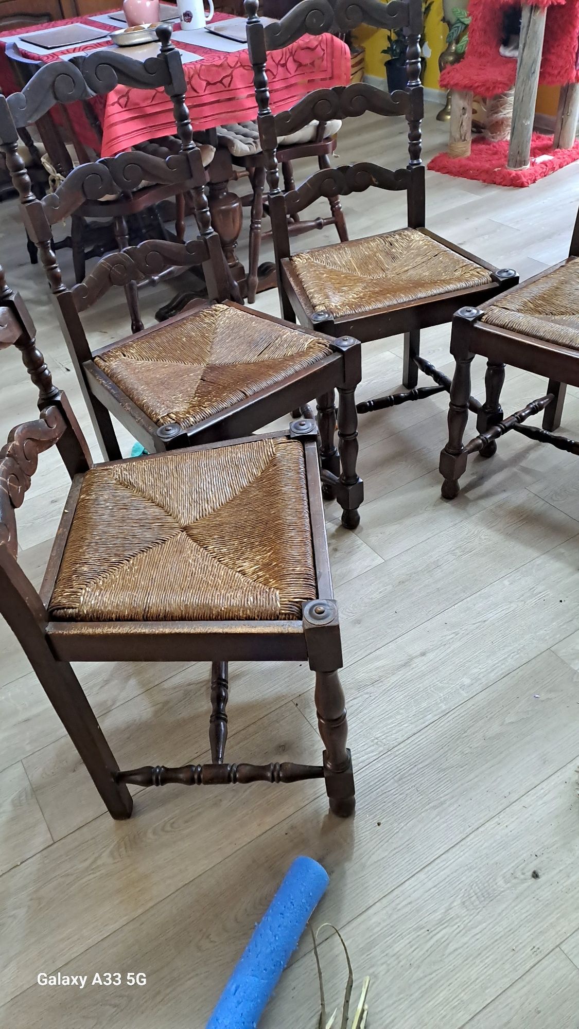 Krzesła dębowe cztery