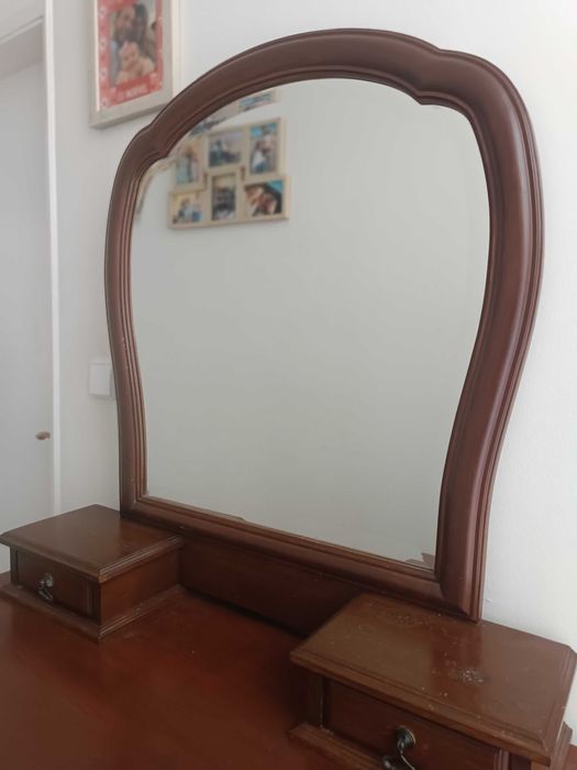 Comoda vintage castanha
