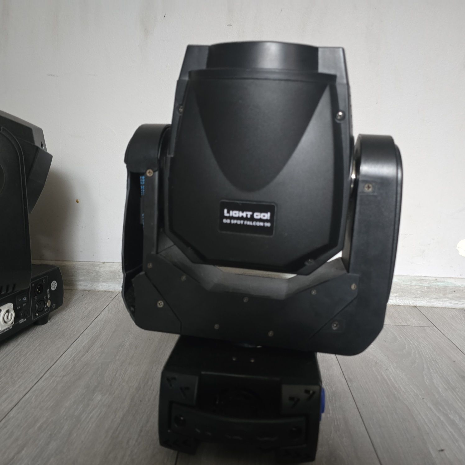 Ruchome głowy 90w
