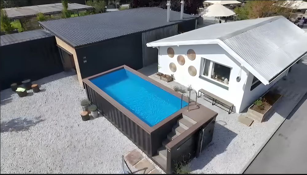 Басейни із морських контейнерів.