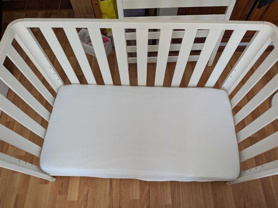 berço branco doco sleeping 120x60 com rodinhas + colchão