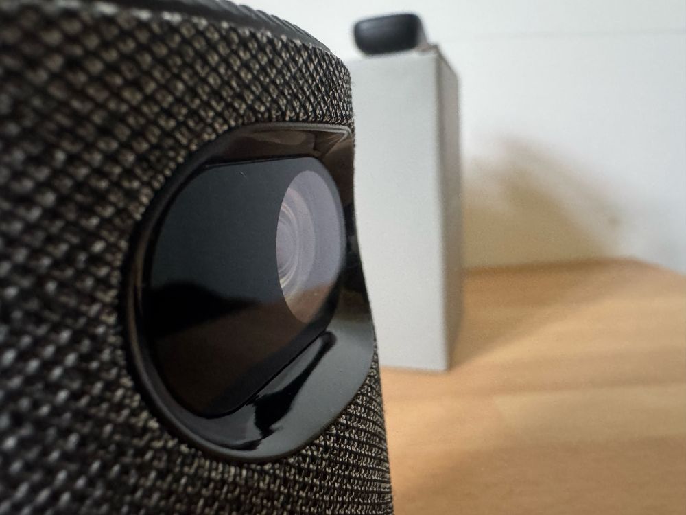 Asus x Harman Kardon Zenbeam Latte L1