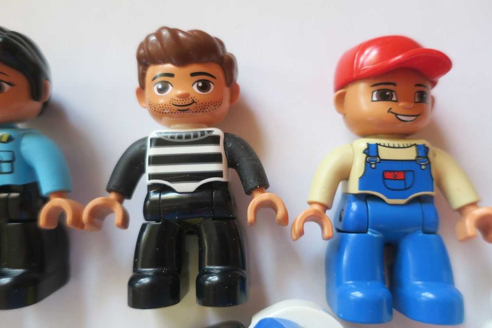Ludziki LEGO Duplo interaktywny samochód i kot