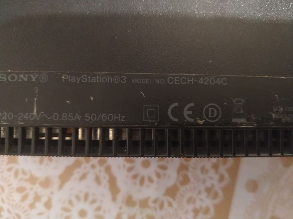 Sprzedam konsolę PS3 super slim