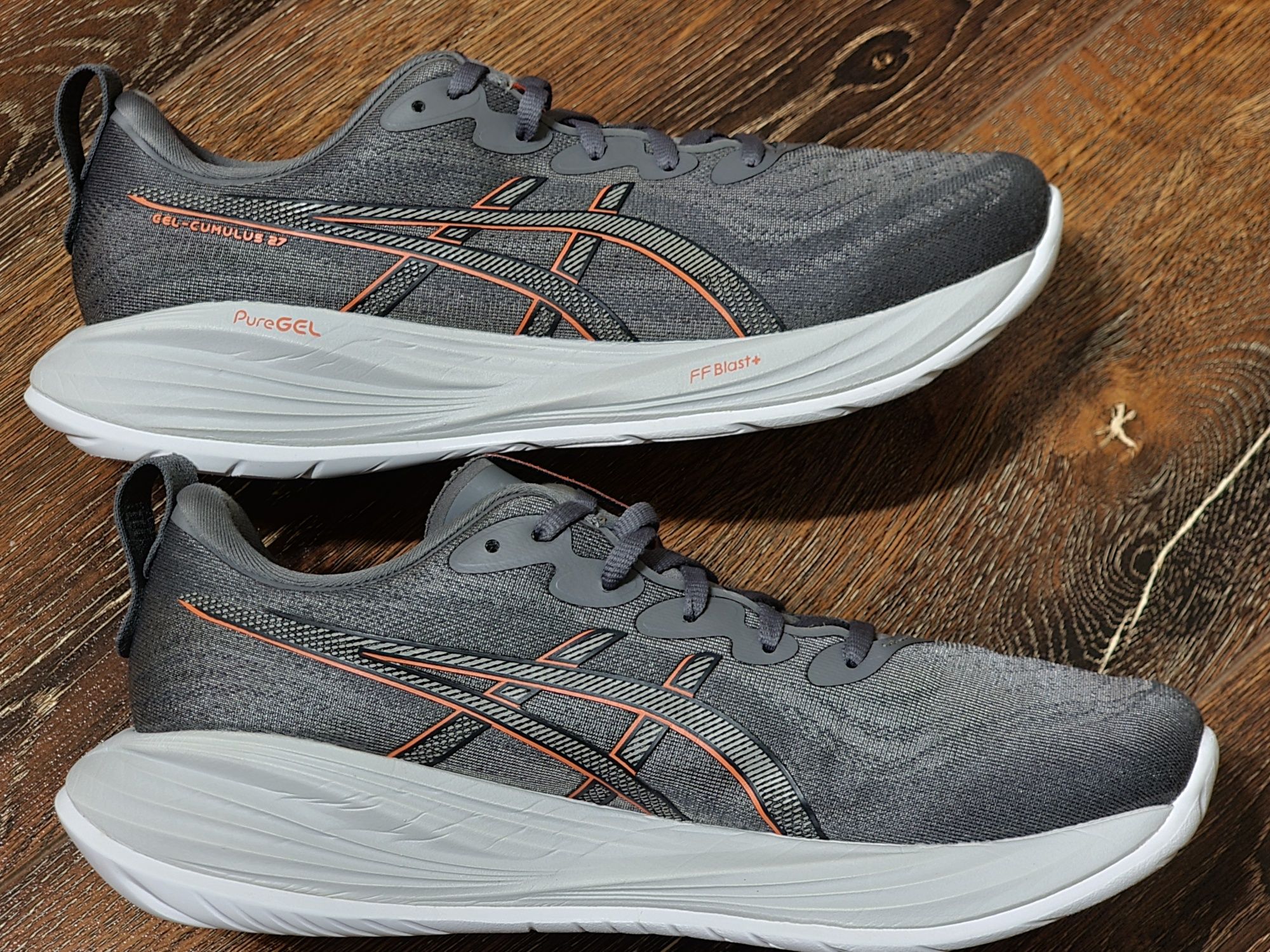 Оригінал 100% кросівки чоловічі asics comulus 27  euro 44.5