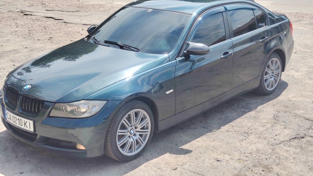BMW E90 2.0 Автомат . Повна комплектація