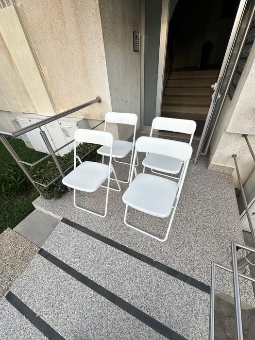 Alugueu de cadeiras e mesas