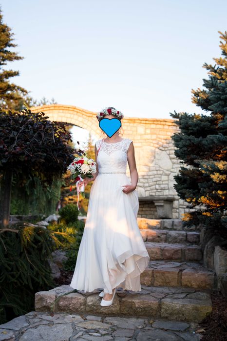 Prosta suknia ślubna