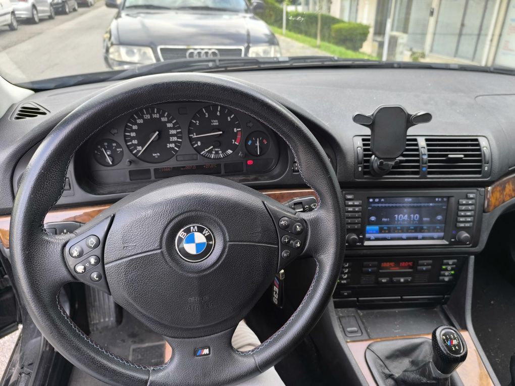 BMW e39 523i com 217.000 quilómetros