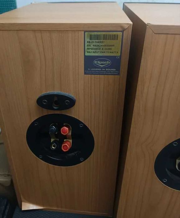 Colunas Klipsch RB-25 Cherry (Reference Series)