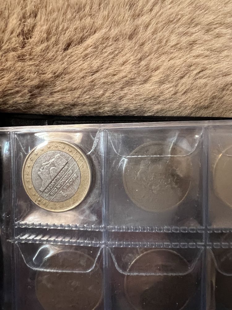 Vendo várias moedas 1€,0,50€,0,20€,0,10€