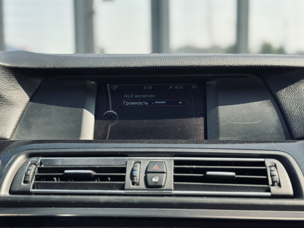 BMW 523i F10 2010рік.