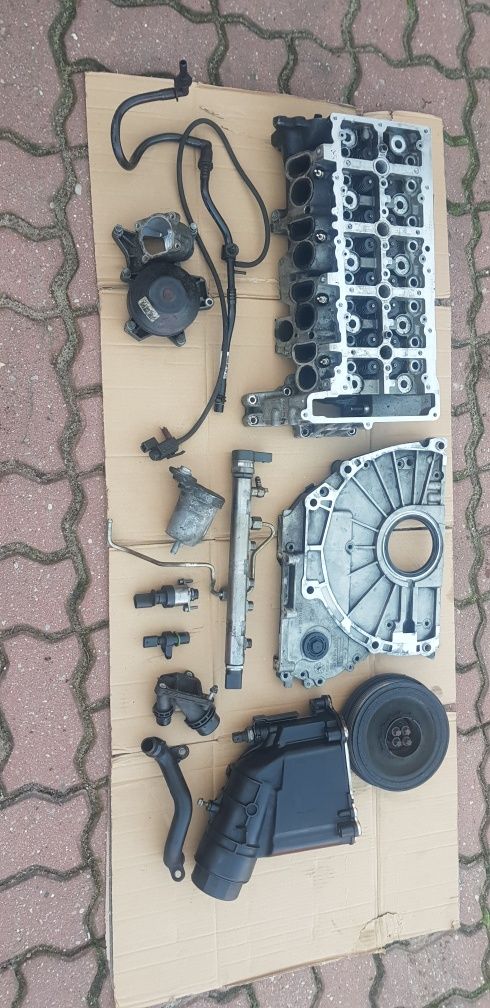 BMW N47D20A  głowica  łapy pompa wody,