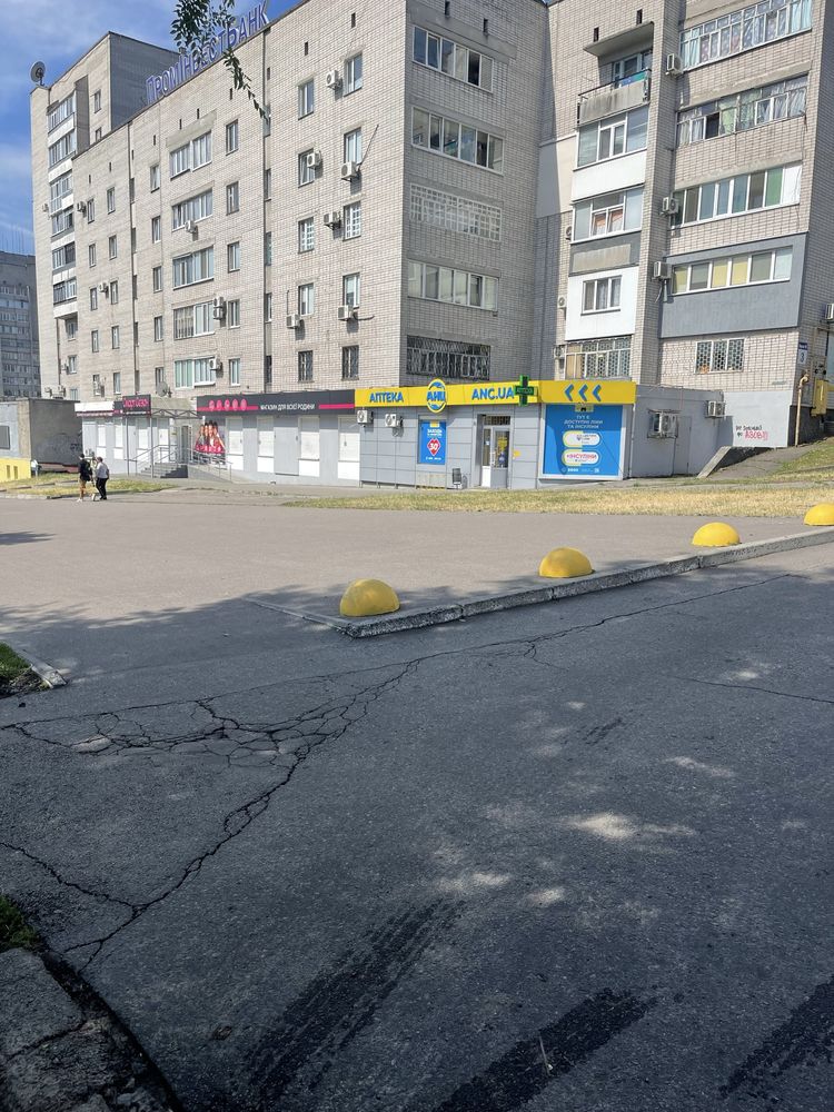 Приміщення по Свободи,можливо частинами.