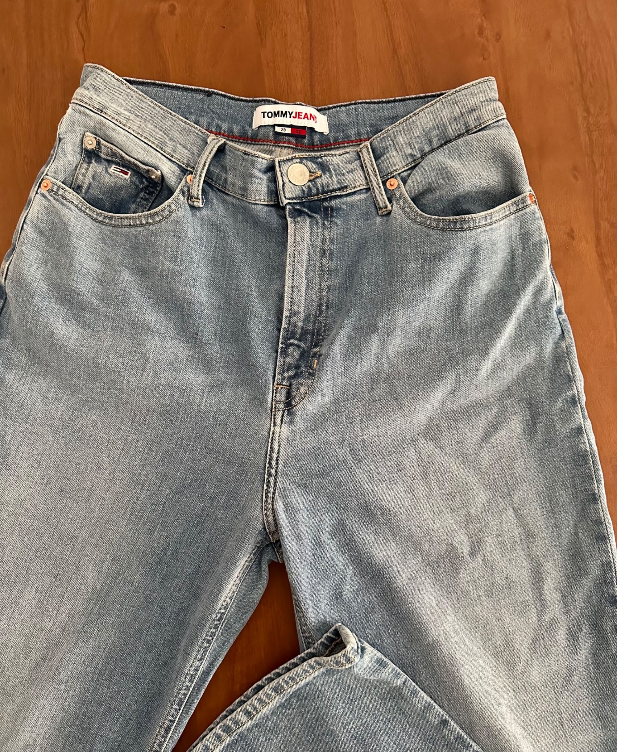 Продам джинсы женские Tommy Jeans р. 28/32.