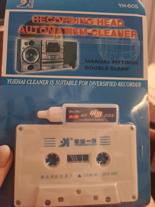 Kaseta czyszczaca do magnetofonu