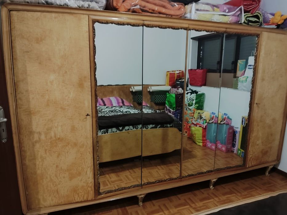 Quarto completo antigo