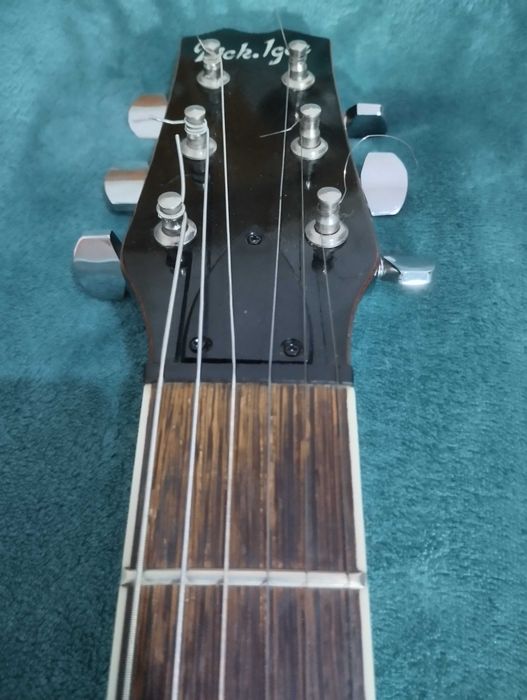 Nick Igor основатель фирмы Avaks guitar