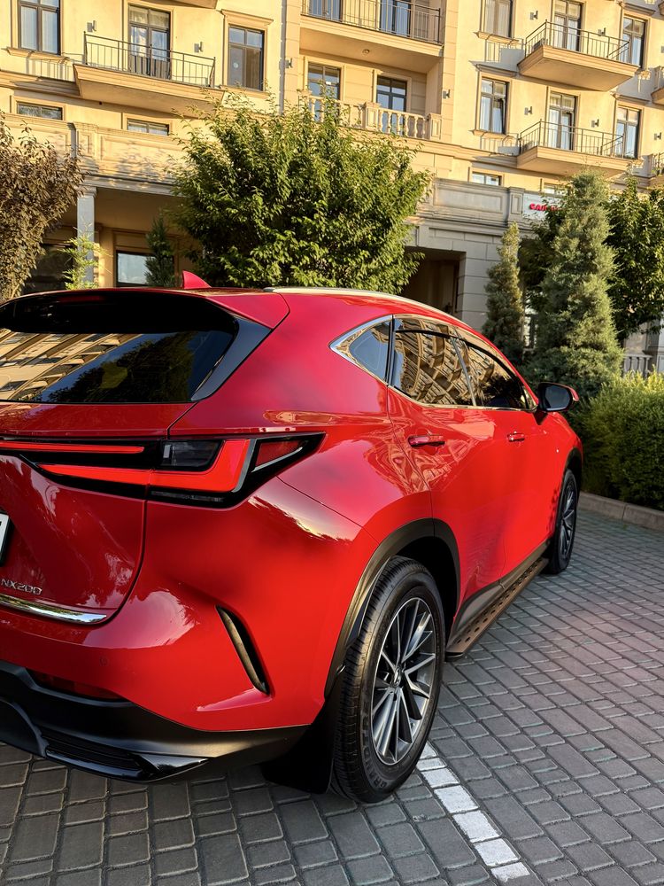 Пррдам офійійний Lexus Nx 200 Urban