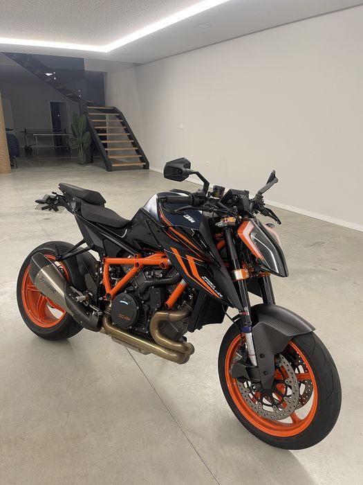 KTM 1290 Super Duke R EVO – 2023 — 180cv