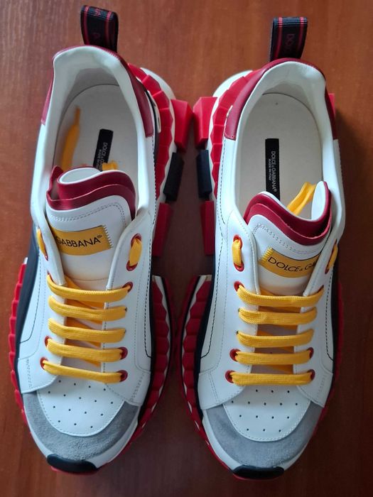 Продам нові кросівки оригінал DOLCHE & CABBANA