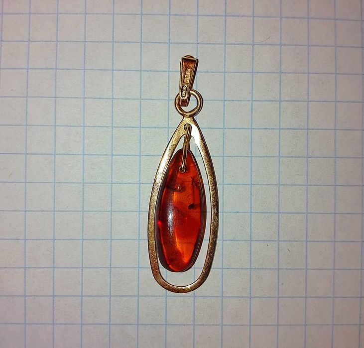 Золотая подвеска 583 пробы, вставка рижский янтарь. 1.81 г, СССР