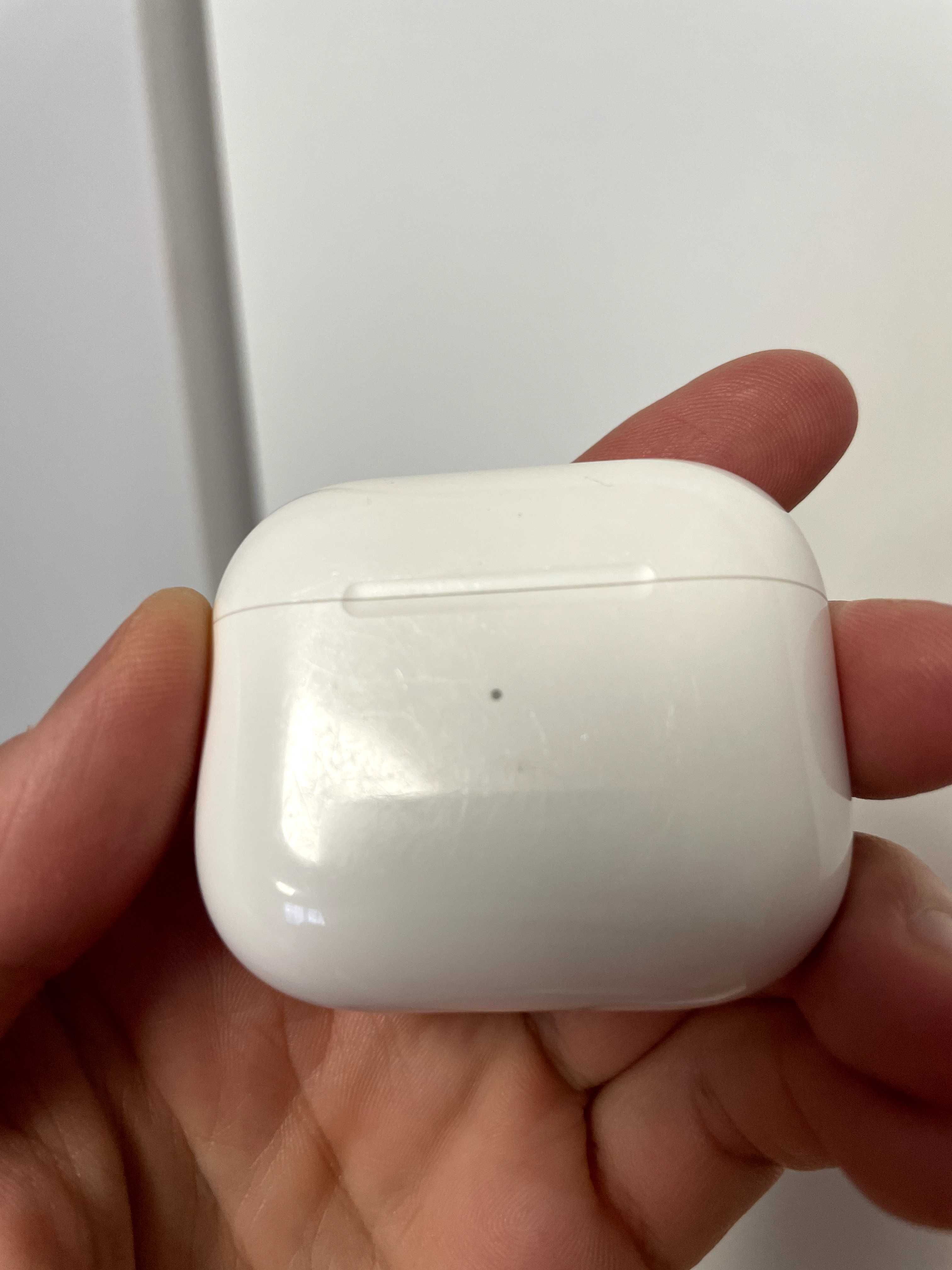 Sprzedam tanio słuchawki bezprzewodowe AirPods 3 generacji firmy Apple